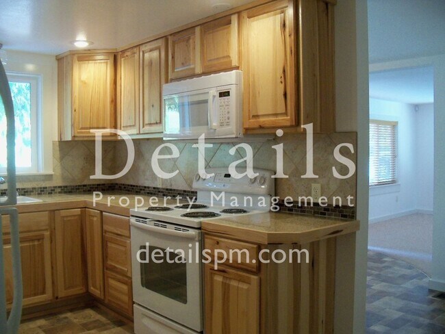 Foto del edificio - 12203 Schold Rd NW