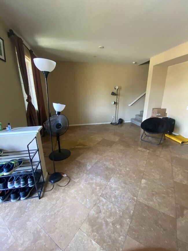 Foto del edificio - Beautiful, Must See 3 Bed, 2.5 Bath Town H...