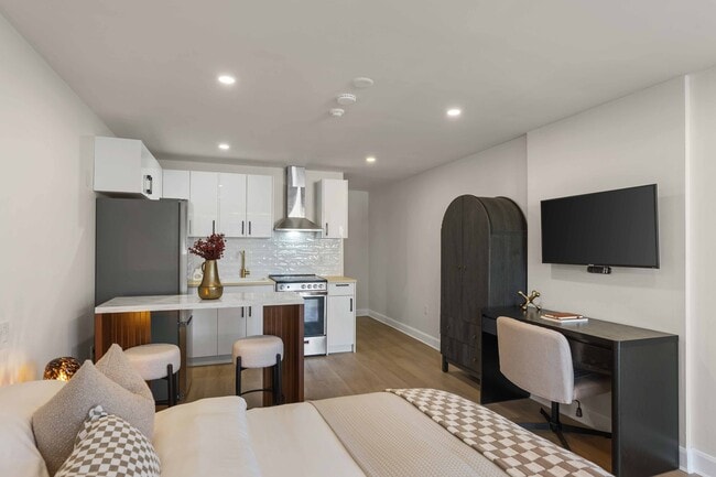 Building Photo - 123 Paxton Ln