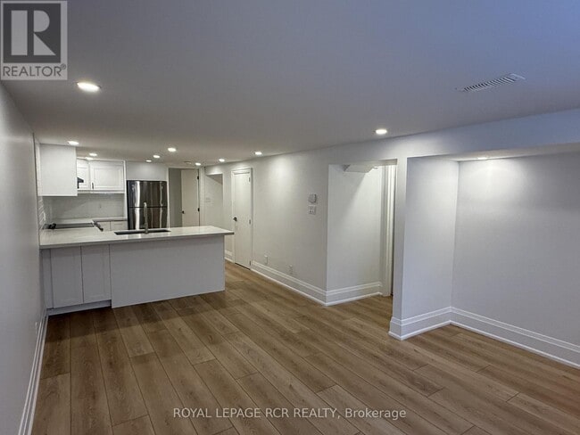 Photo du bâtiment - 86 Roxborough Rd