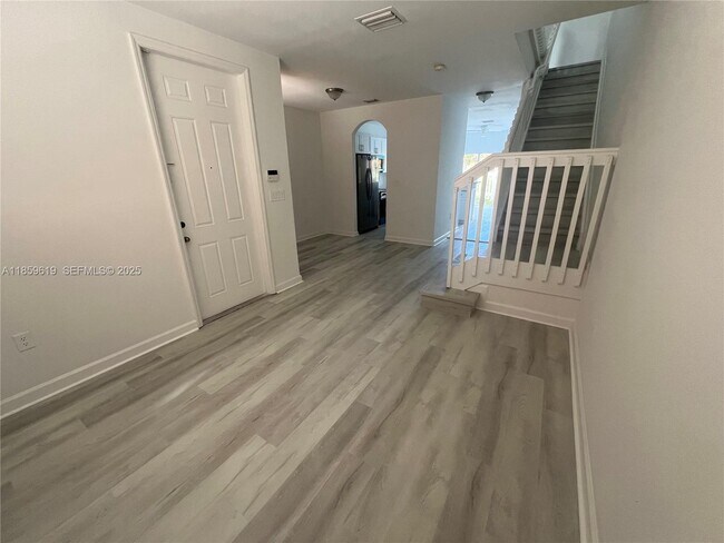 Foto del edificio - 1655 NE 33rd Rd