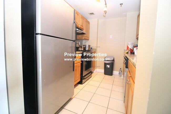 Foto del edificio - 15 N Beacon St