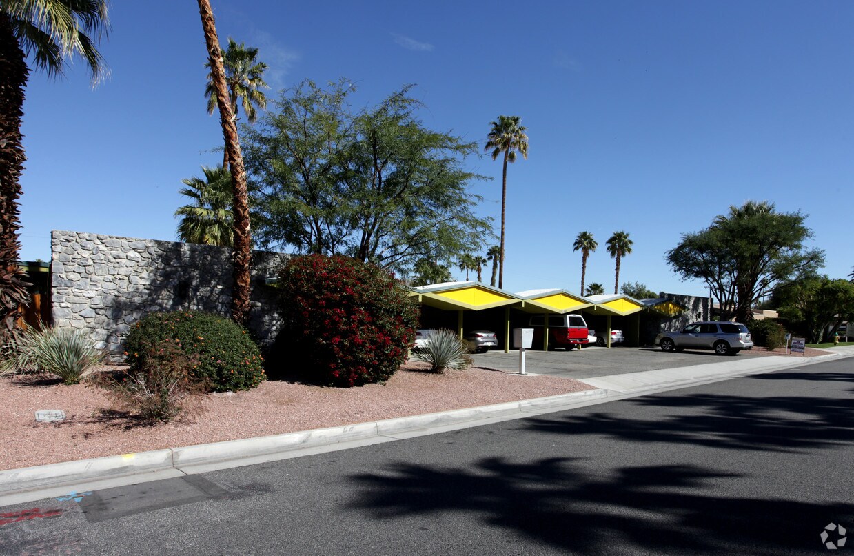 Building Photo - 73860 Shadow Mountain Dr