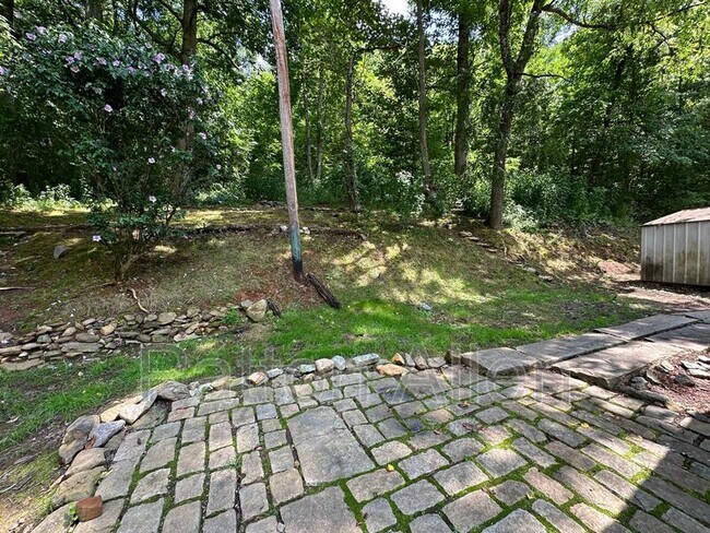 Foto del edificio - 267 Davis Creek Rd