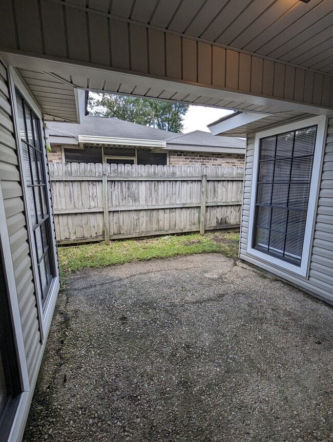 Private Patio - 1143 Willow Creek Dr