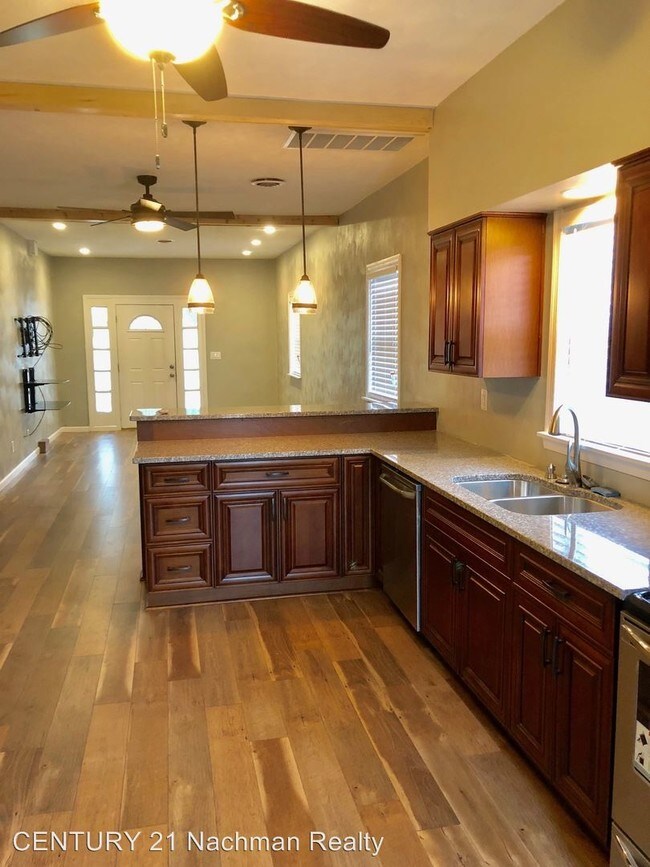 Building Photo - 2 br, 1 bath House - 1823 Bellevue Ave