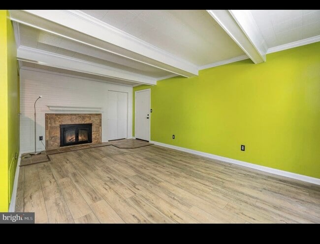 Building Photo - 5 Warren Lodge Ct