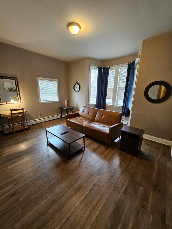 Foto principal - 62 Doyle Ave