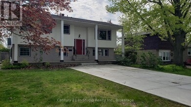 Building Photo - 696 Christopher Dr