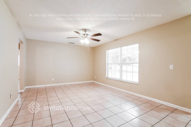 Building Photo - 2843 Bermuda Ave N