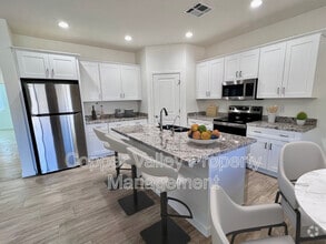 Building Photo - 13951 E Baker Dr