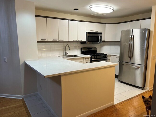 Building Photo - 50 E Hartsdale Ave