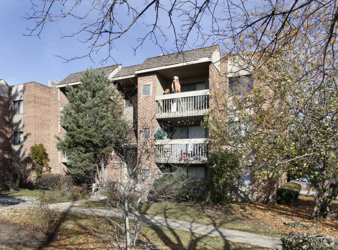 Building Photo - 1322 E Ports O Call Dr
