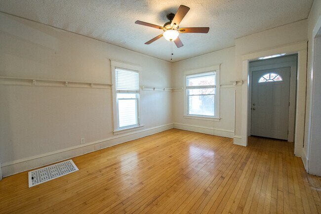 Foto del edificio - 3410 N Booth St