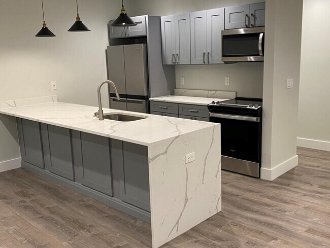 Foto del edificio - 532 N Main St