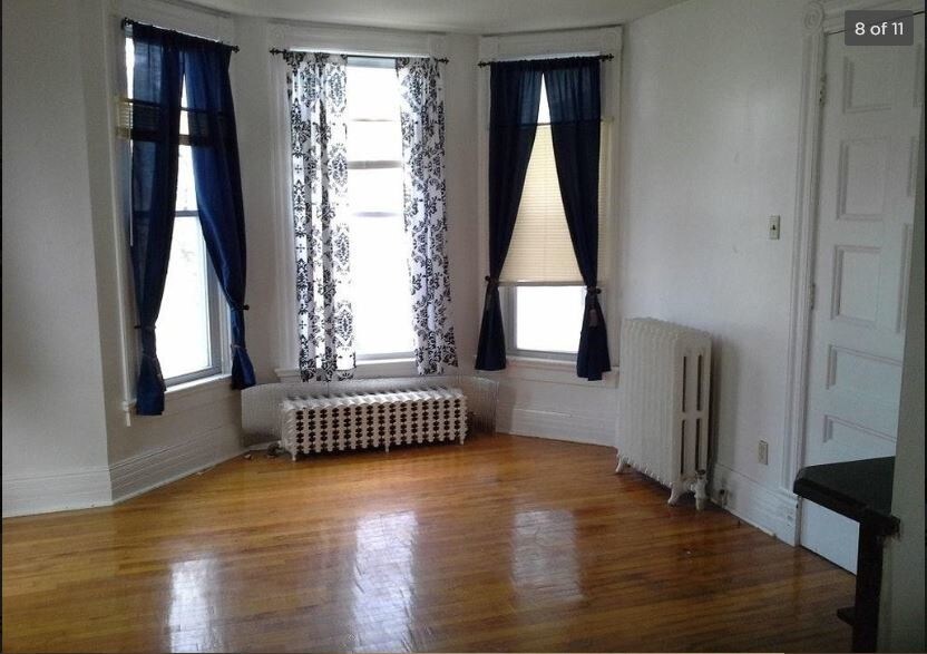 Foto principal - 117 N School St