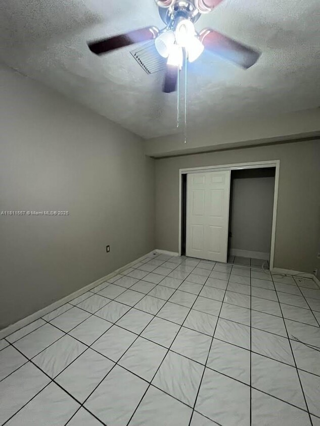 Building Photo - 2701 Utopia Dr