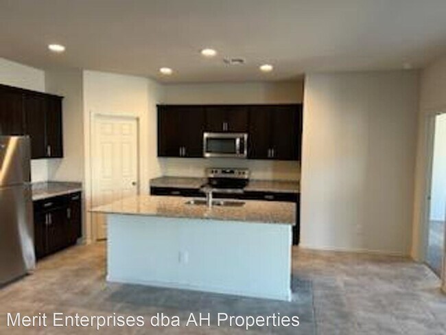 Foto del edificio - 4 br, 2 bath House - 18206 N PRESELY LN