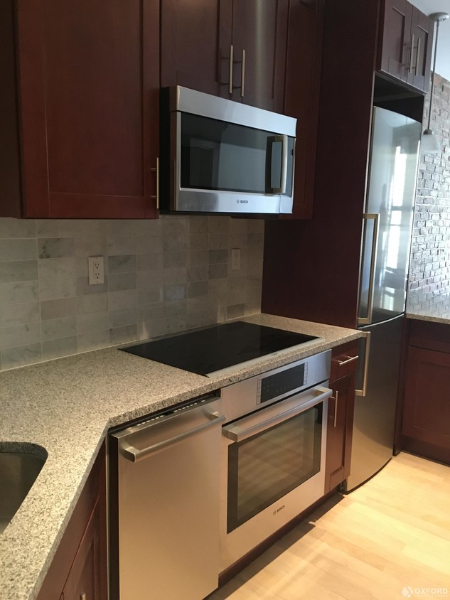Primary Photo - 322 East 59th Street