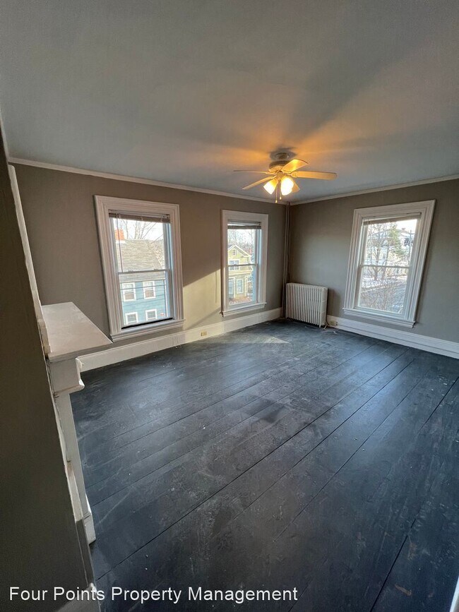 Foto del edificio - 3 br, 1 bath House - 62 Market St - Unit B
