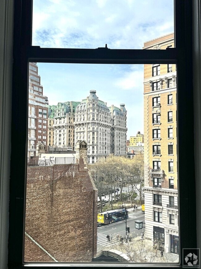 Building Photo - WEST 72 STREET