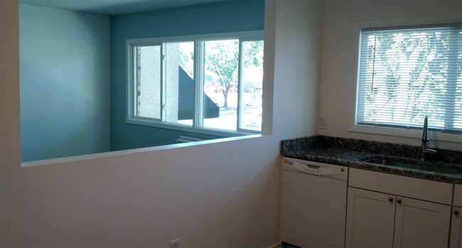 Foto del edificio - 329 Monroe St NE