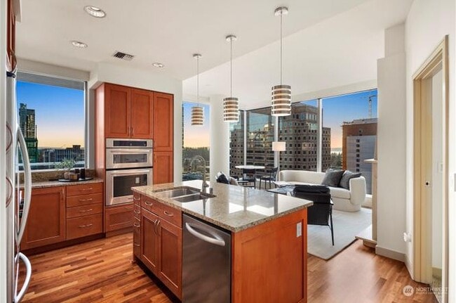 Kitchen - 10610 NE 9th Pl