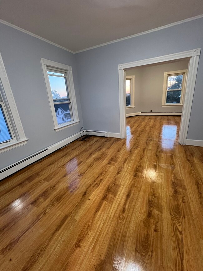 Building Photo - 29 Oak St