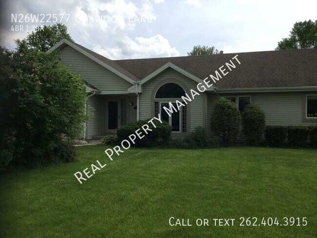 Foto del edificio - N26W22577 Oakwood Ln