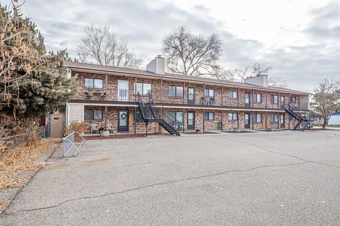 Primary Photo - Affordable 2 Bed 1 Bath Apartment! Great l...