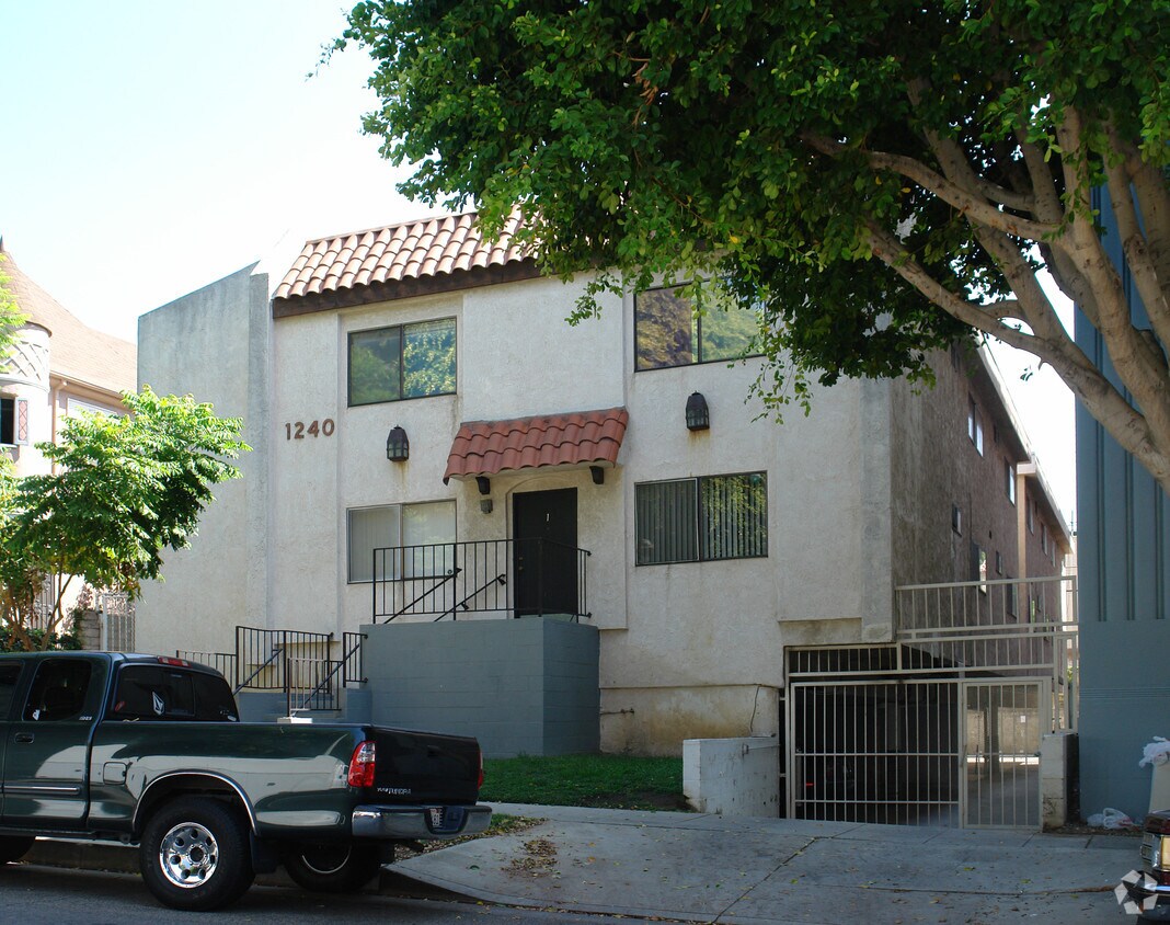 Primary Photo - 1240 N Flores St