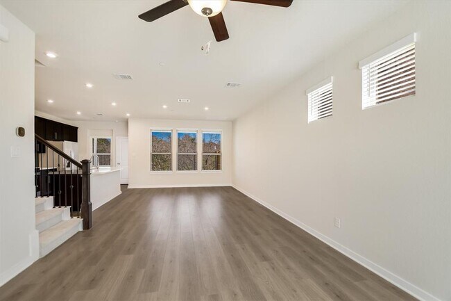 Foto del edificio - 2500 Forest Creek Dr