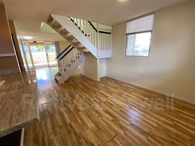 Foto del edificio - 94-161-161 Kuahelani Ave