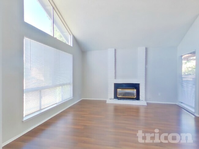 Building Photo - 1104 Waxwing Ln