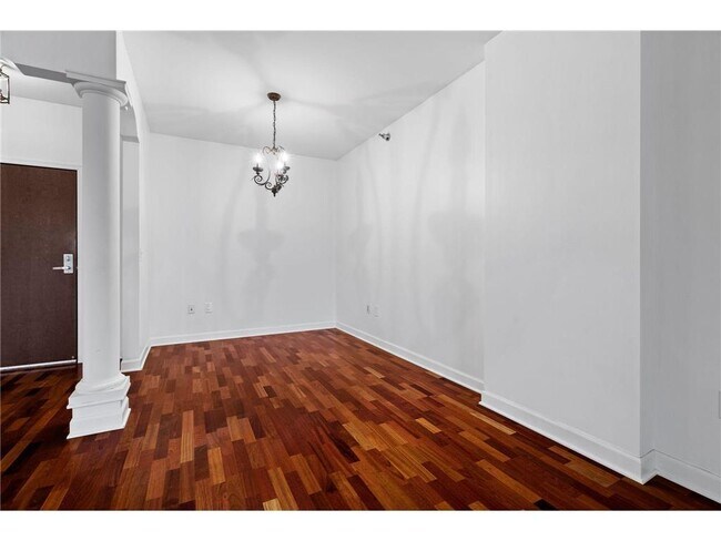 Foto del edificio - 317 Groveland Ave