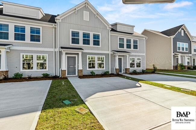 Building Photo - 1050 Astoria Dr