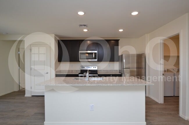 Building Photo - 2483 N Agave Ln