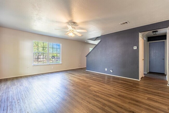 Foto del edificio - 1422 Meadow Pkwy