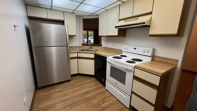 Foto del edificio - 8713 Ballard Rd