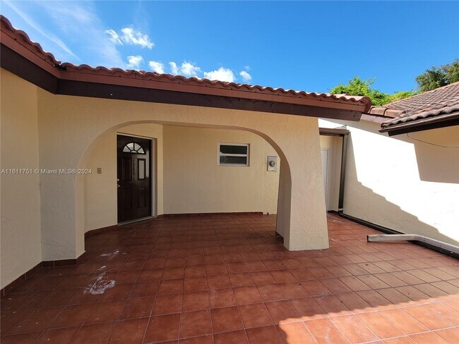 Building Photo - 6520 SW 134th Pl