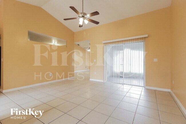 Foto del edificio - 471 Firestone St NE