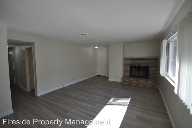 Building Photo - 3845 Starview Dr