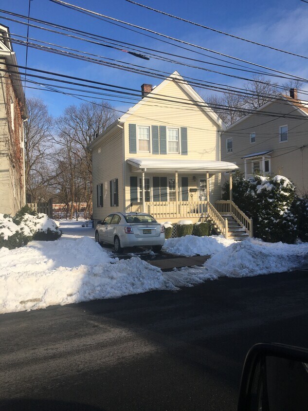 Primary Photo - 22 Cook Ave