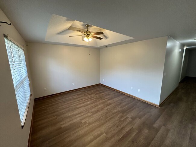 Foto del edificio - 413 Blake Anthony Dr