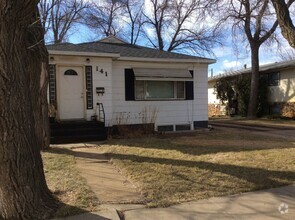 Building Photo - 141 11th Ave W