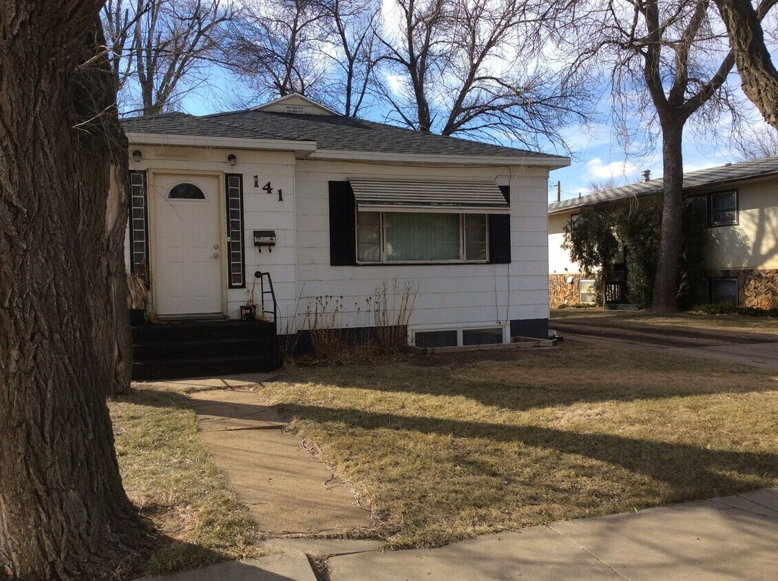 Primary Photo - 3 bedroom, 2 bath Single Family house