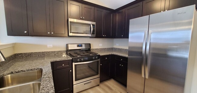 Foto del edificio - Chestnut - 2Br/2Ba Rental Home - Second Floor