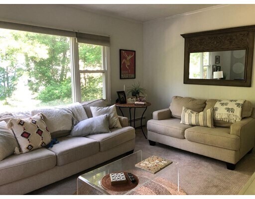 Foto del edificio - 284 Woodcliff Rd