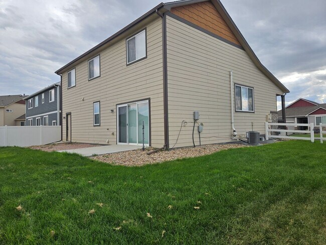 Foto del edificio - Beautiful 4 Bedroom in Windsor East!