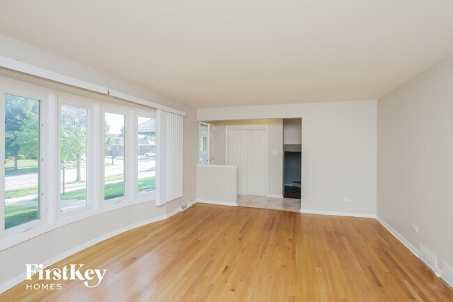 Building Photo - 7758 Sycamore Dr